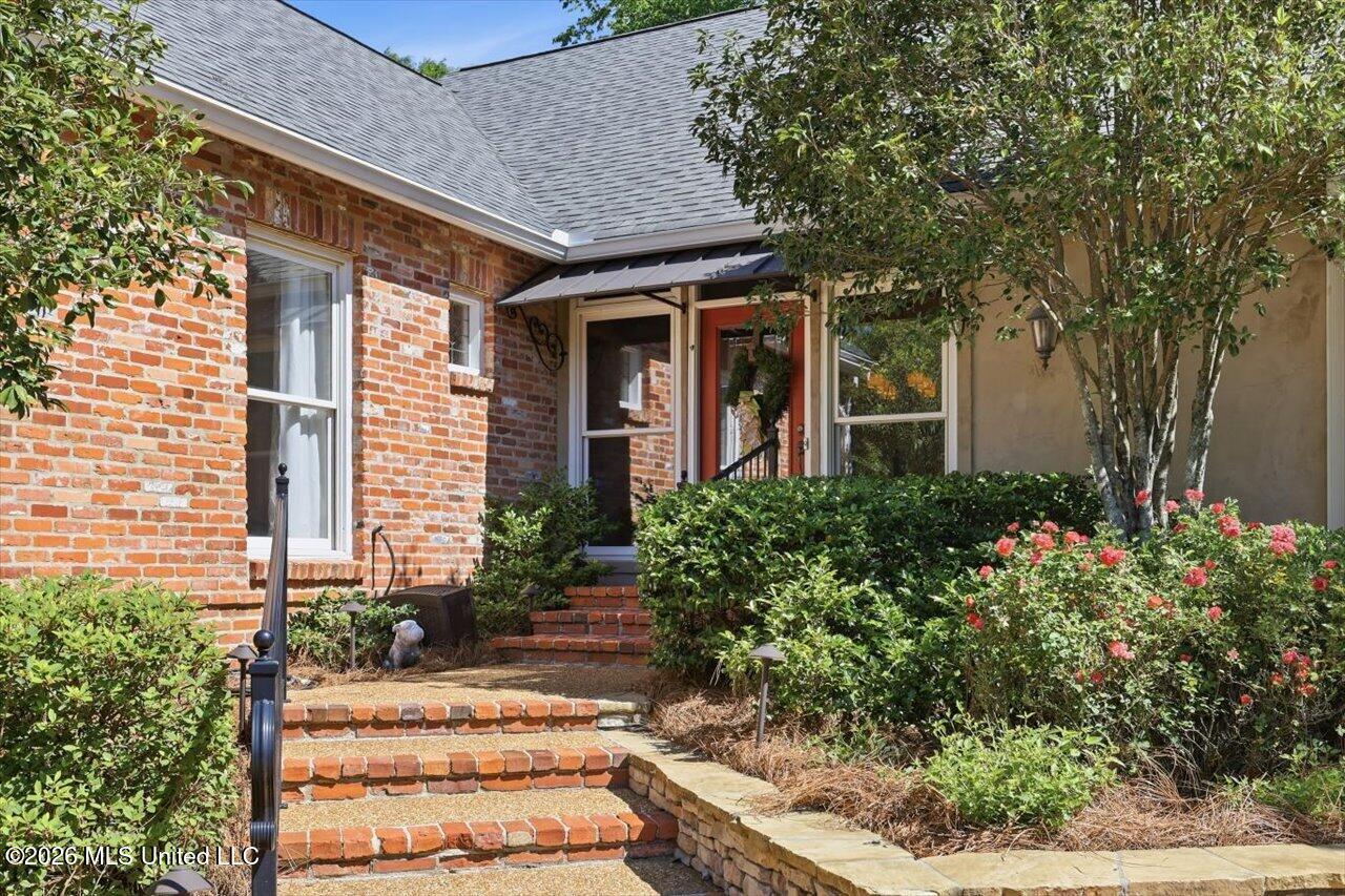 241 Sawbridge Drive Ridgeland, MS 39157 - Photo 4 of 47 07-241 Sawbridge Dr _ Hometoursms.com