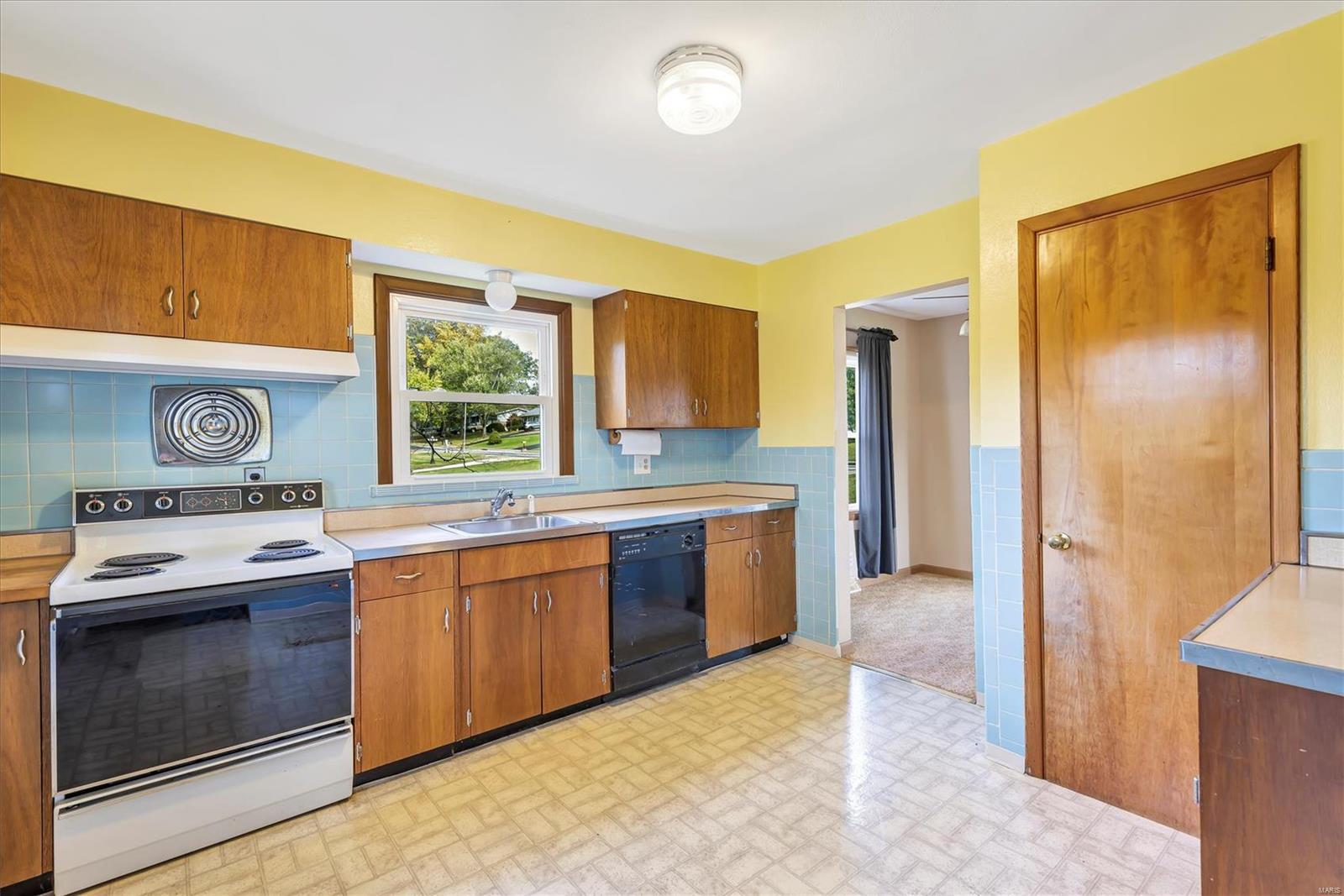 125 Shirley Lane Ballwin, MO 63011 - Photo 12 of 14