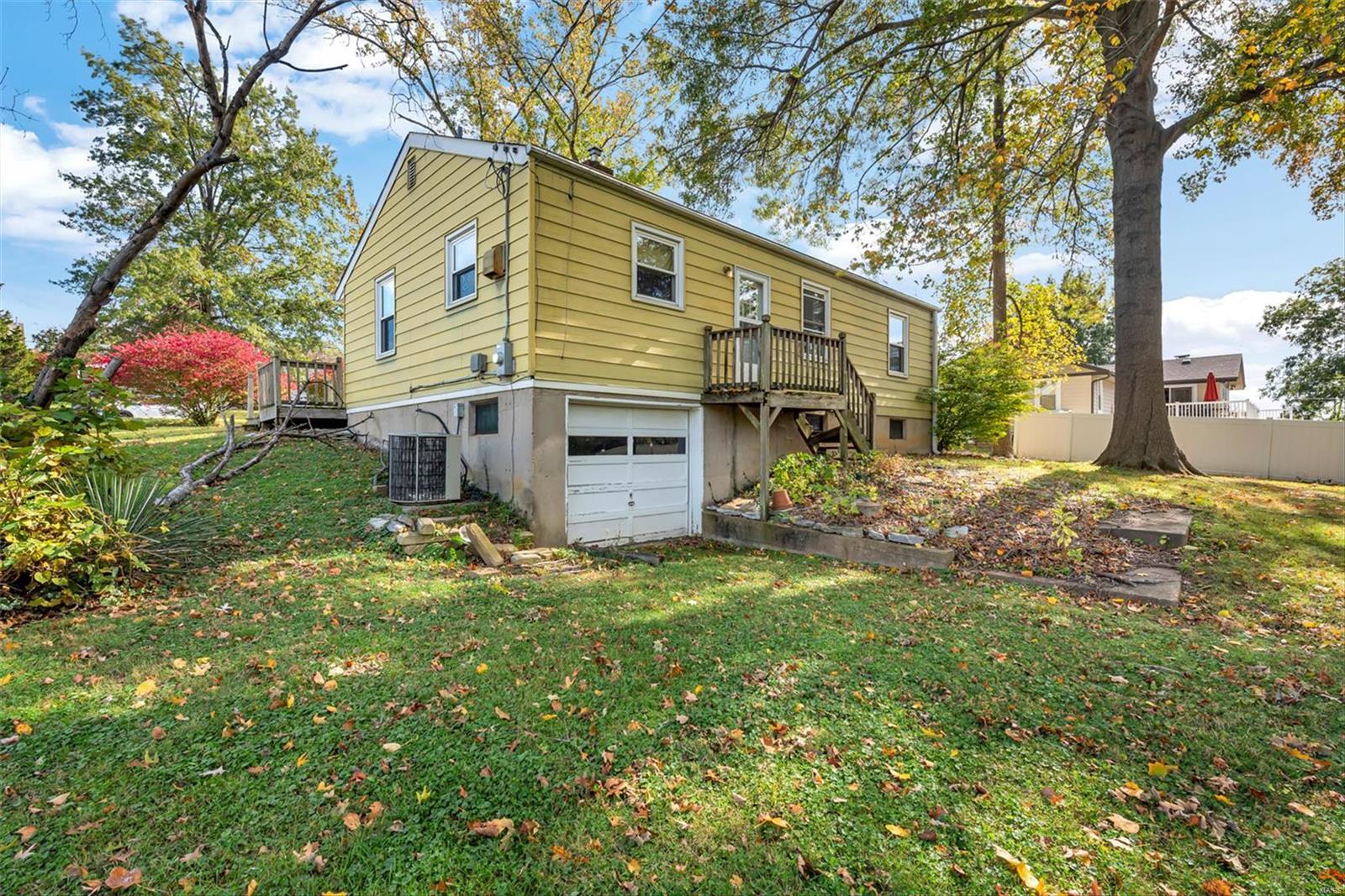 125 Shirley Lane Ballwin, MO 63011 - Photo 3 of 14