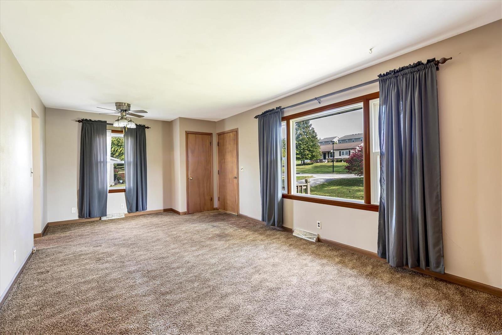 125 Shirley Lane Ballwin, MO 63011 - Photo 7 of 14