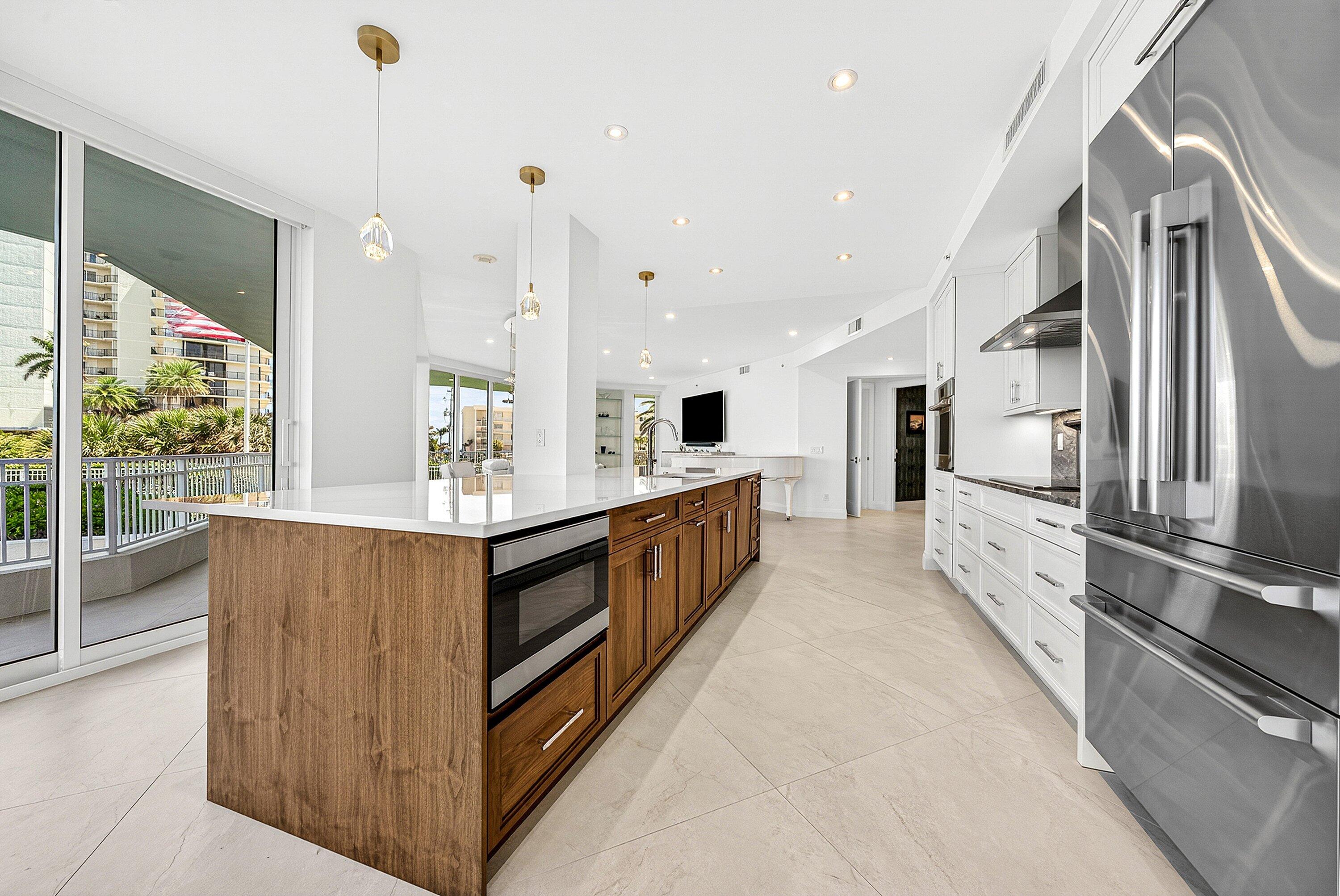 425 South Beach Road, Unit 2O Tequesta, FL 33469 - Photo 12 of 70 Kitchen