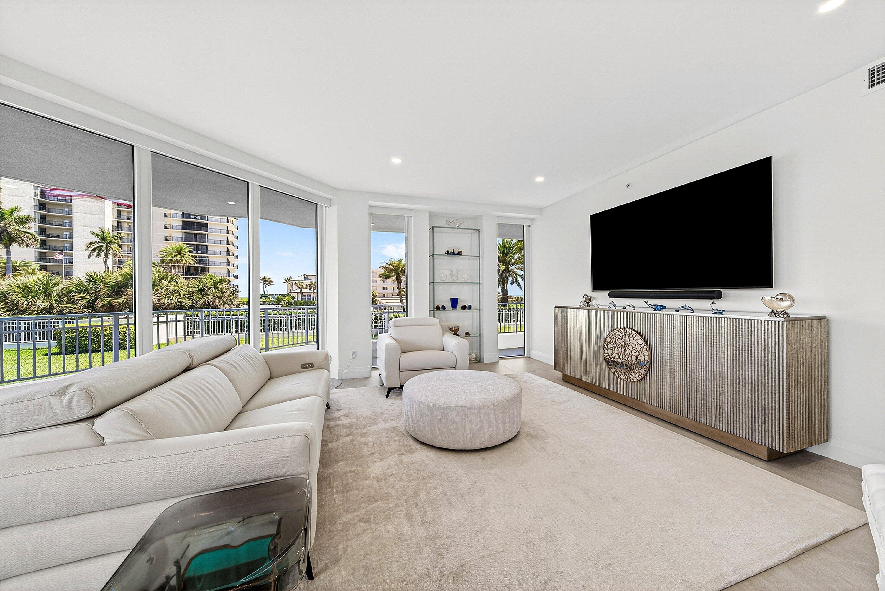425 South Beach Road, Unit 2O Tequesta, FL 33469 - Photo 19 of 70 Living Area