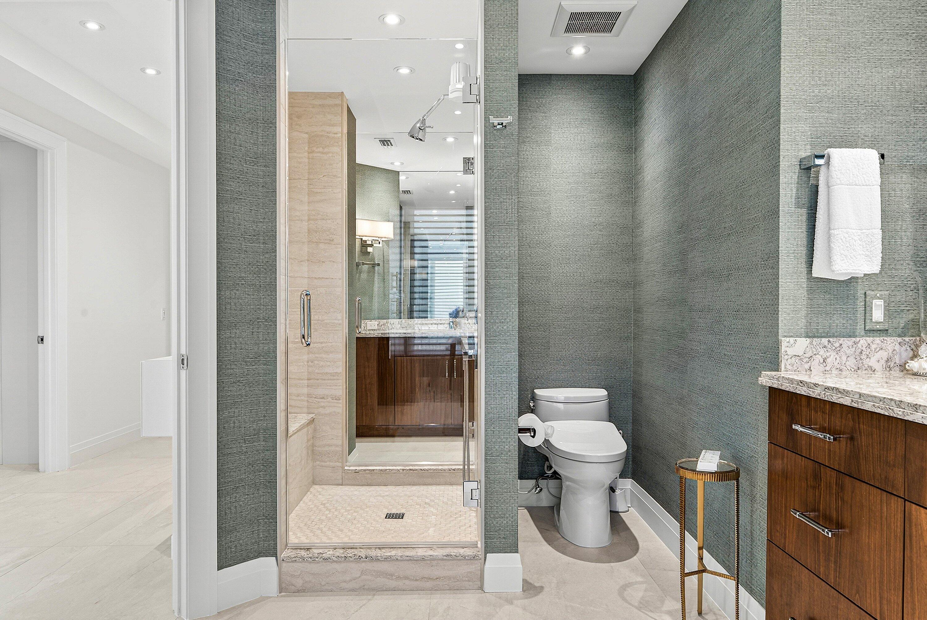425 South Beach Road, Unit 2O Tequesta, FL 33469 - Photo 26 of 70 Her Bathroom