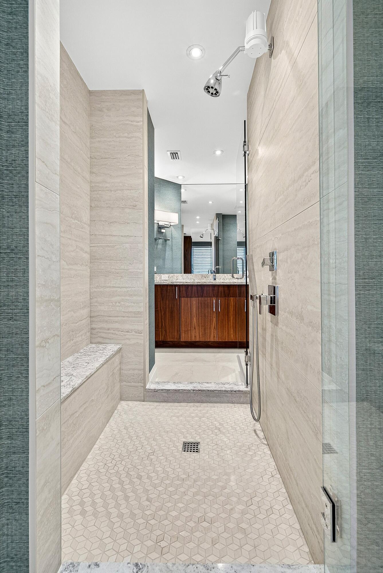 425 South Beach Road, Unit 2O Tequesta, FL 33469 - Photo 27 of 70 Shared Shower