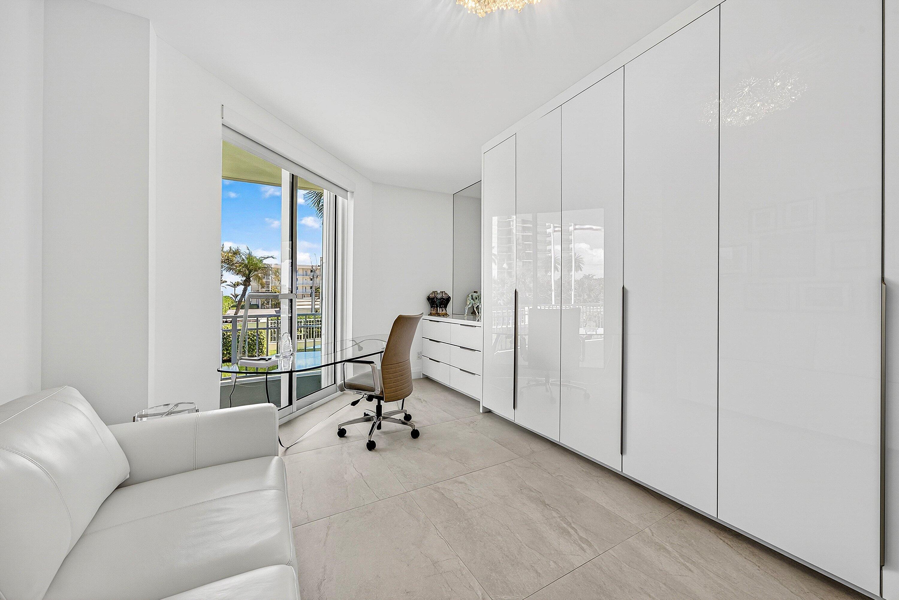 425 South Beach Road, Unit 2O Tequesta, FL 33469 - Photo 35 of 70 Guest Bedroom