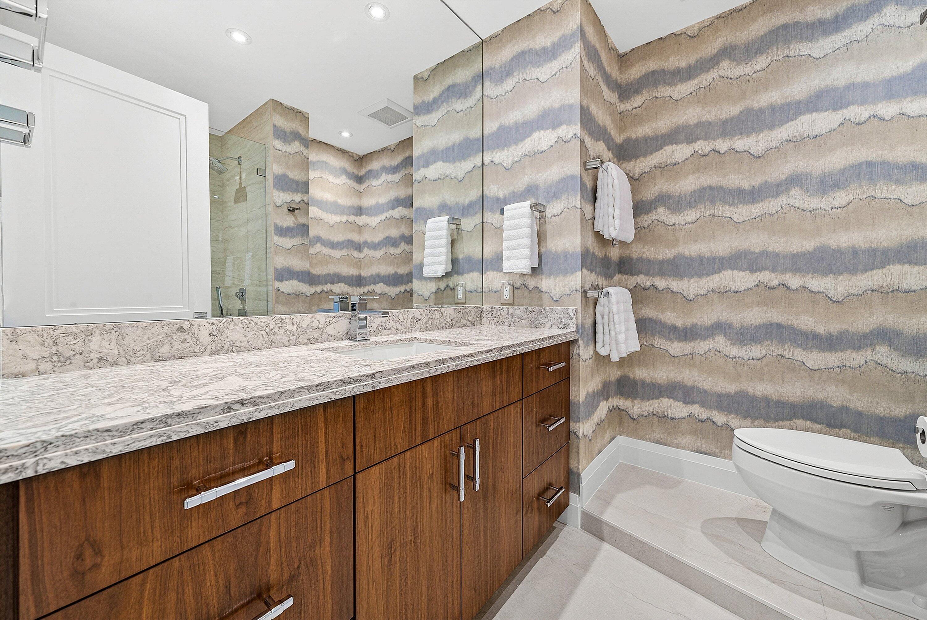 425 South Beach Road, Unit 2O Tequesta, FL 33469 - Photo 37 of 70 En-Suite Bathroom