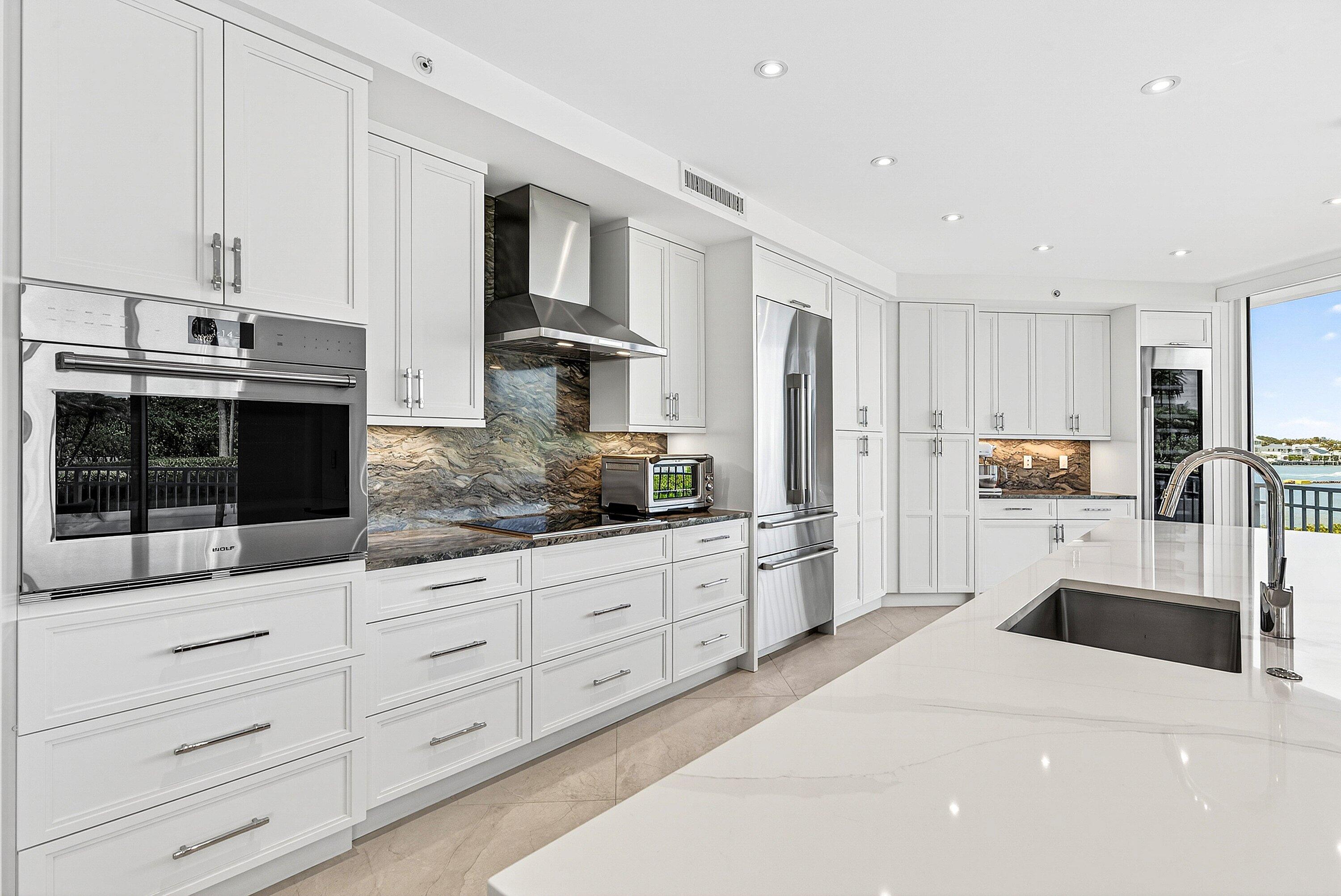 425 South Beach Road, Unit 2O Tequesta, FL 33469 - Photo 8 of 70 Kitchen