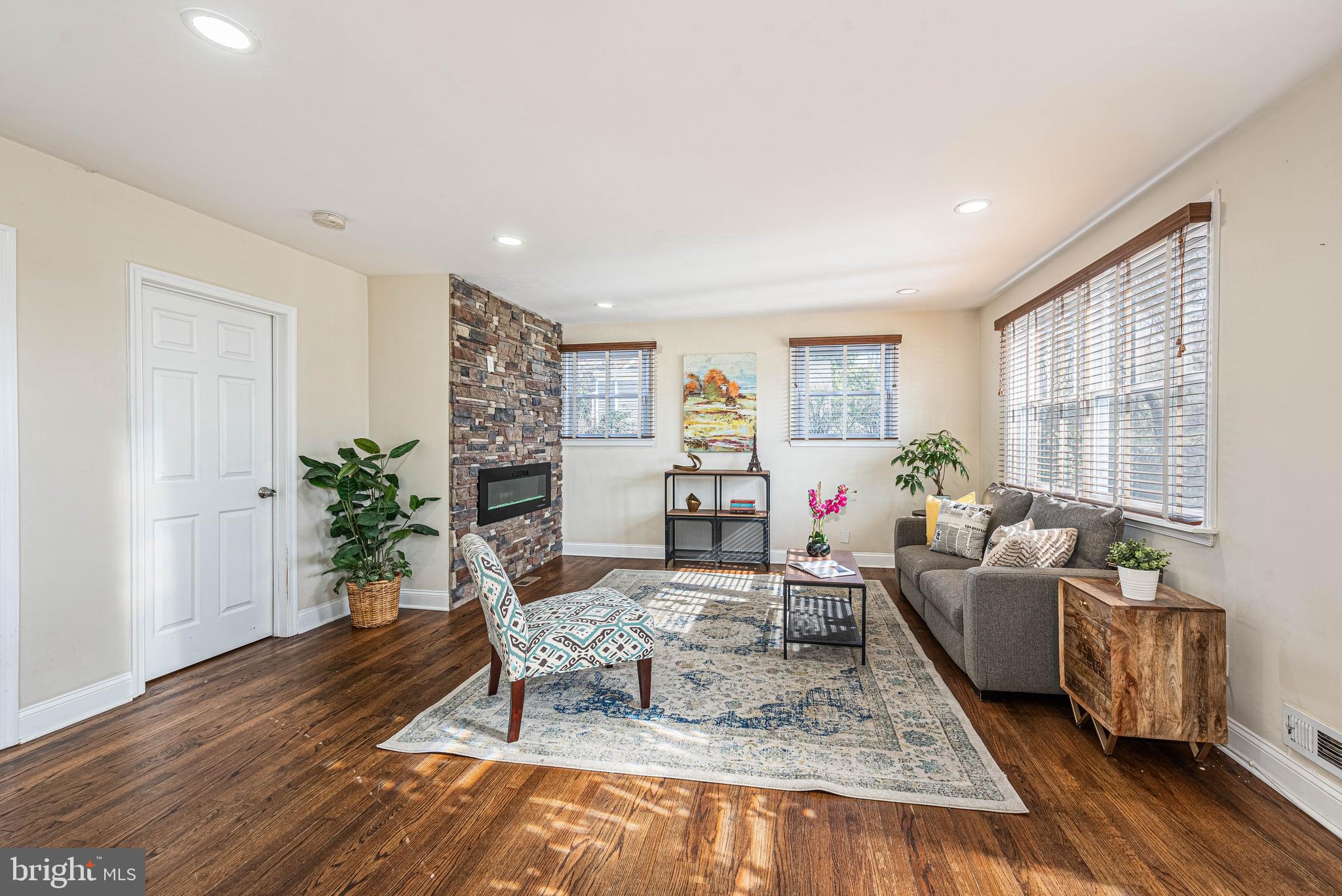 3602 Stoneybrook Road Randallstown, MD 21133 - Photo 2 of 40 Living Area