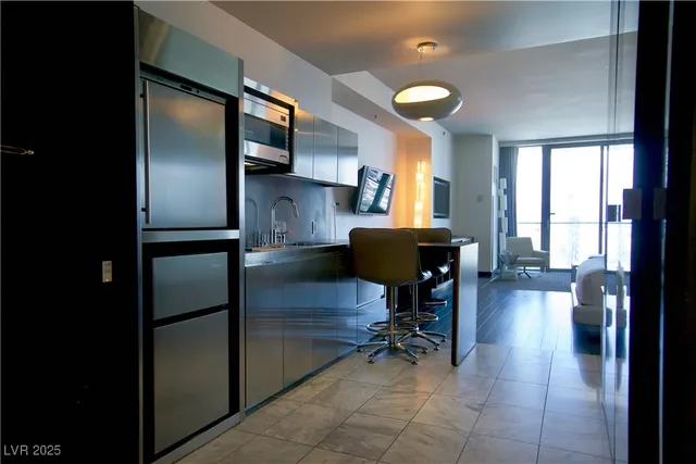 $2,700 | 4381 West Flamingo Road, Unit 3118, Las Vegas, NV 89103