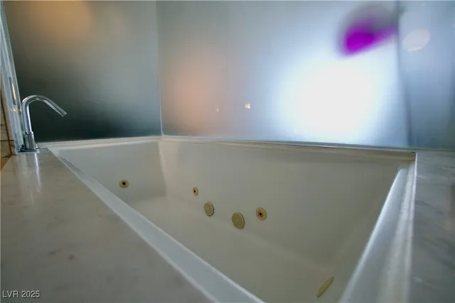 $2,700 | 4381 West Flamingo Road, Unit 3118, Las Vegas, NV 89103