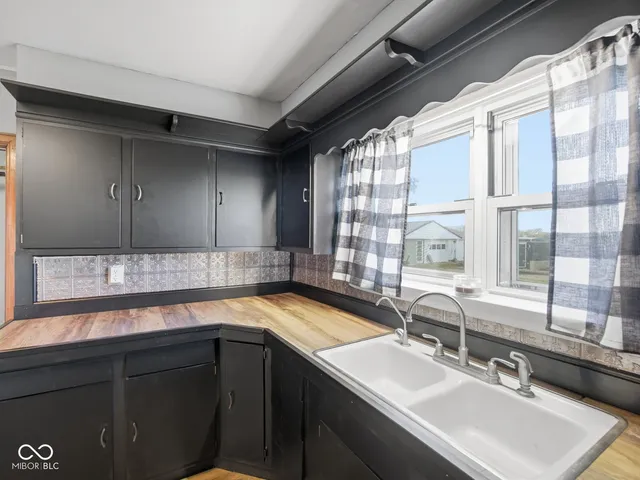 $385,000 | 3183 West 500 South, Shelbyville, IN 46176