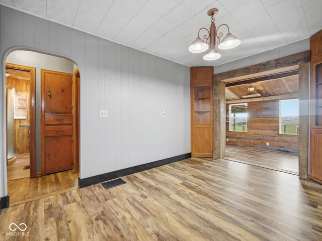 $385,000 | 3183 West 500 South, Shelbyville, IN 46176