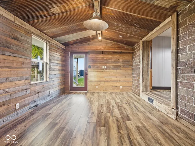 $385,000 | 3183 West 500 South, Shelbyville, IN 46176