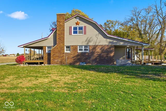 $385,000 | 3183 West 500 South, Shelbyville, IN 46176