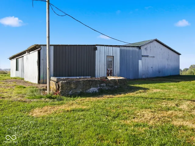 $385,000 | 3183 West 500 South, Shelbyville, IN 46176