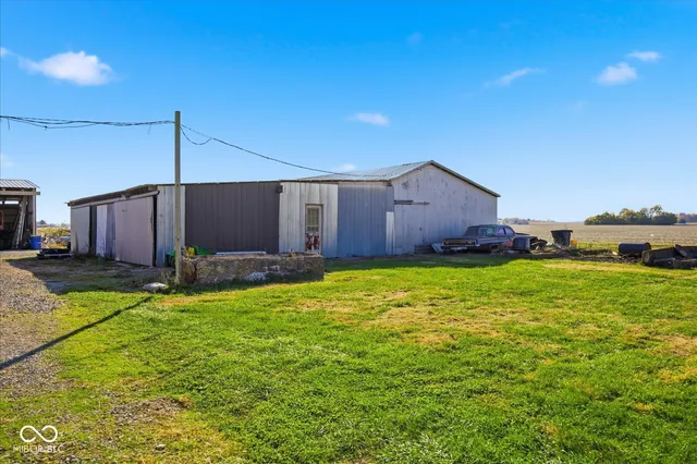 $385,000 | 3183 West 500 South, Shelbyville, IN 46176