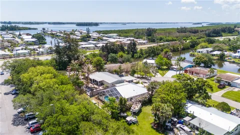 $545,000 | 212 14th Place, Vero Beach, FL 32960