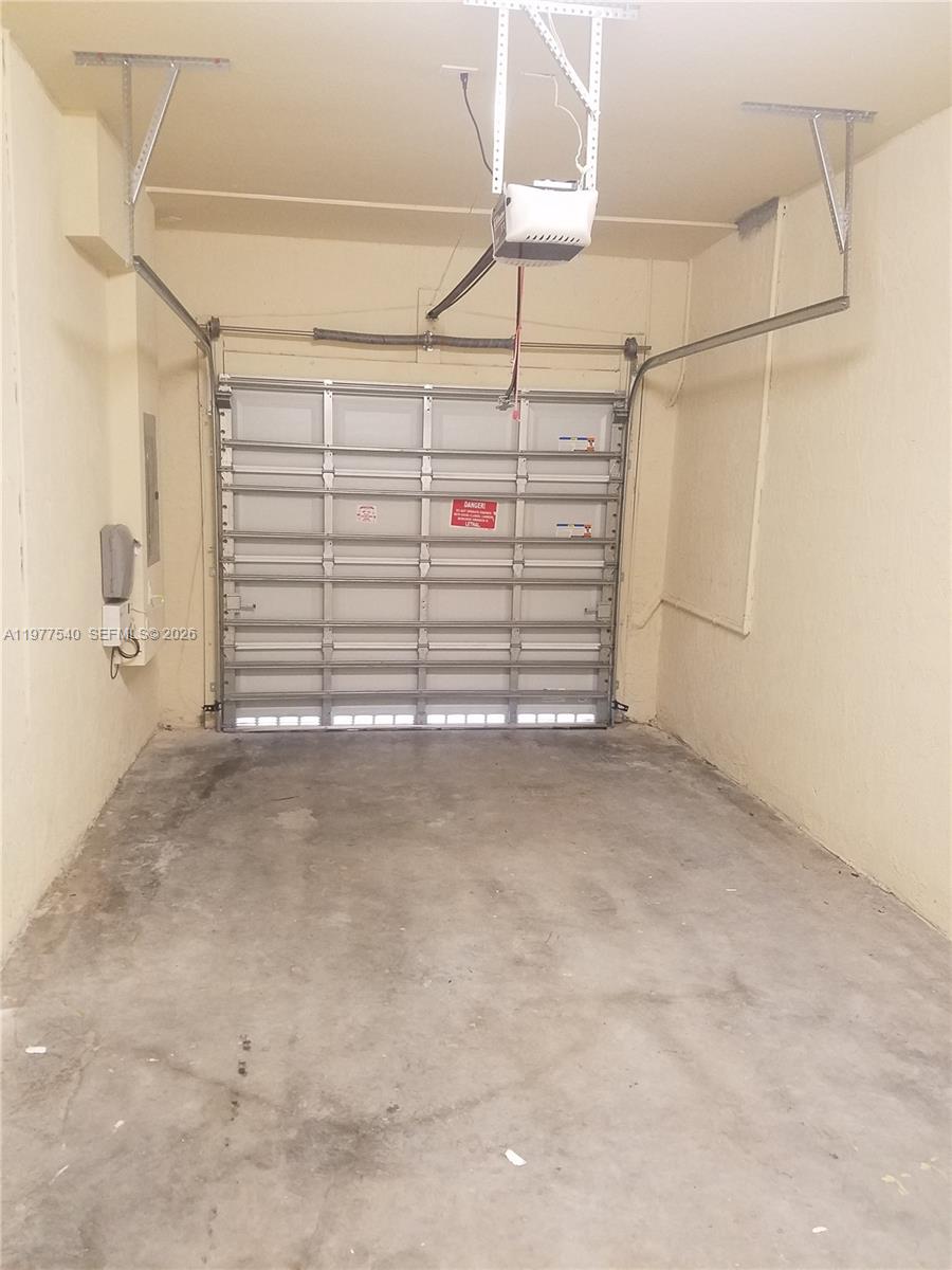 3370 West 90th Street, Unit A Hialeah, FL 33018 - Photo 34 of 40