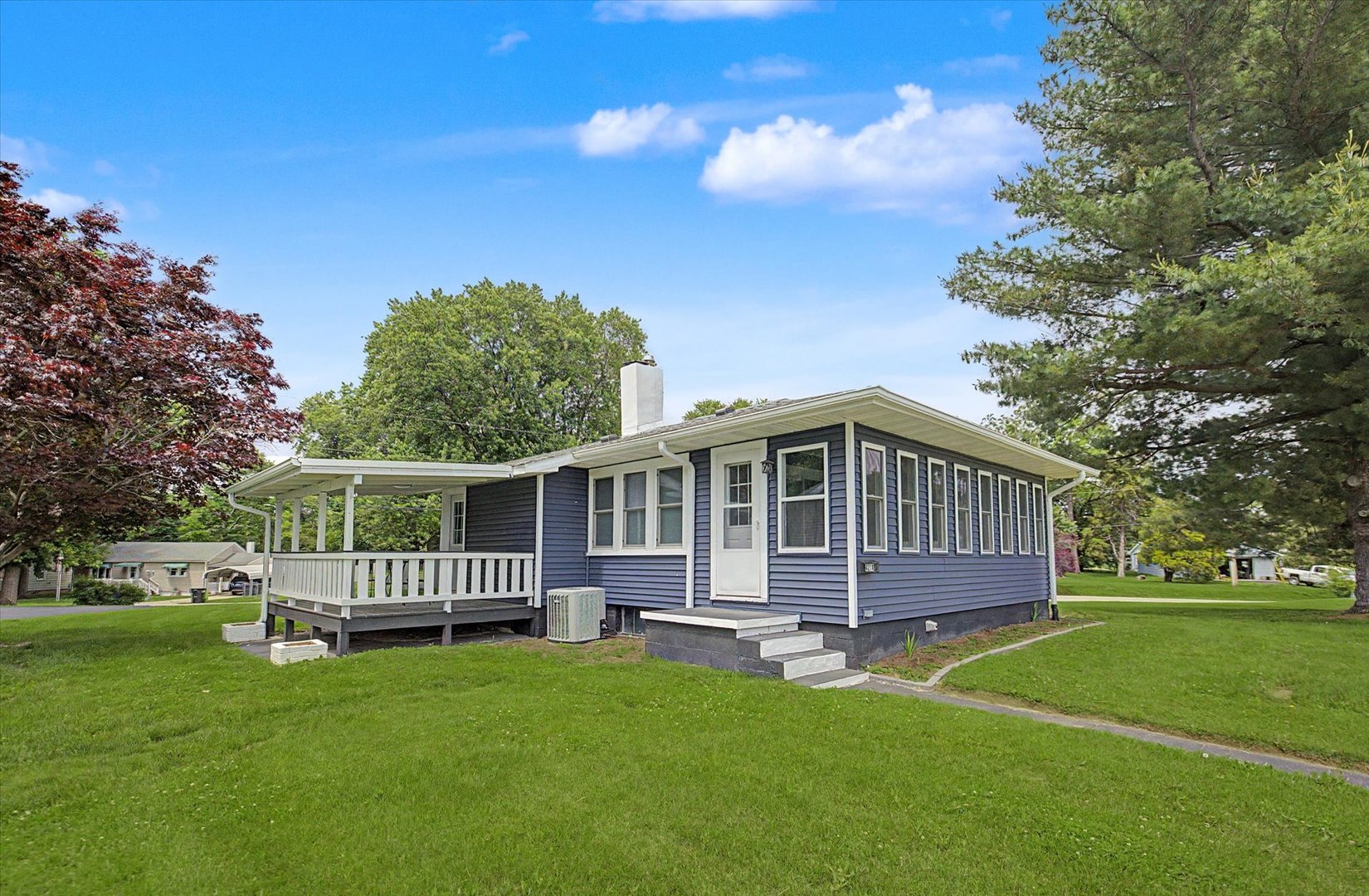 4210 East Park Lane Decatur, IL 62521 - Photo 1 of 34