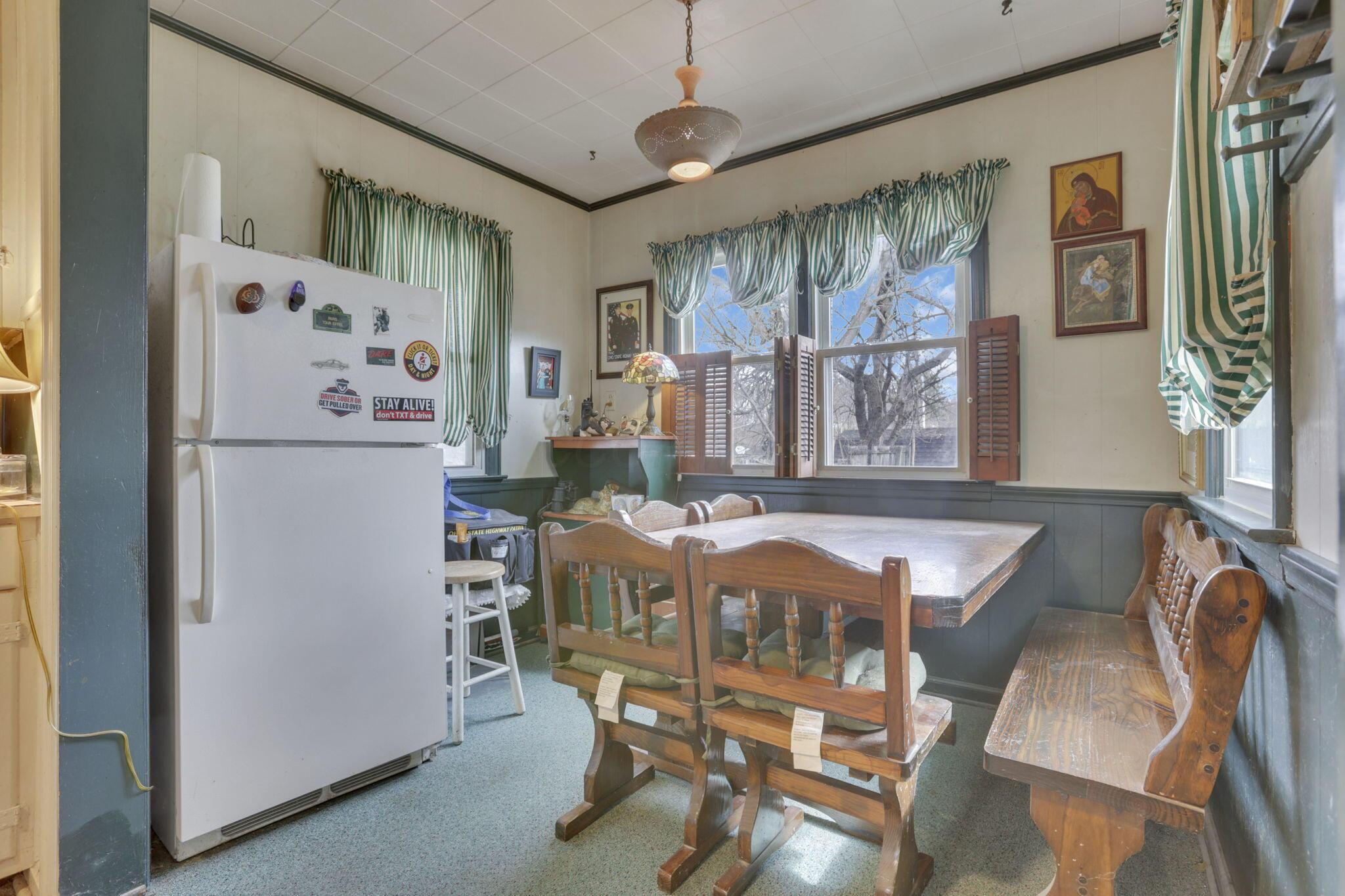 574 North Spring Street Logan, OH 43138 - Photo 11 of 30 Eating Space
