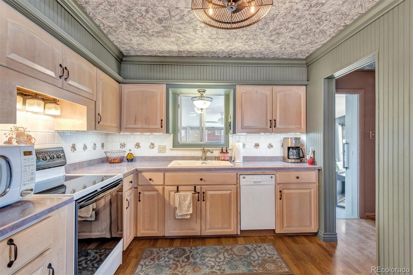 5105 Simms Place Wheat Ridge, CO 80033 - Photo 8 of 26 Gallery Image 8
