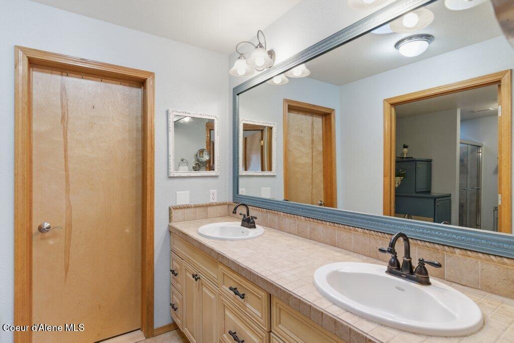 4263 East Burchell Drive Hayden, ID 83835 - Photo 18 of 50 Primary Bathroom