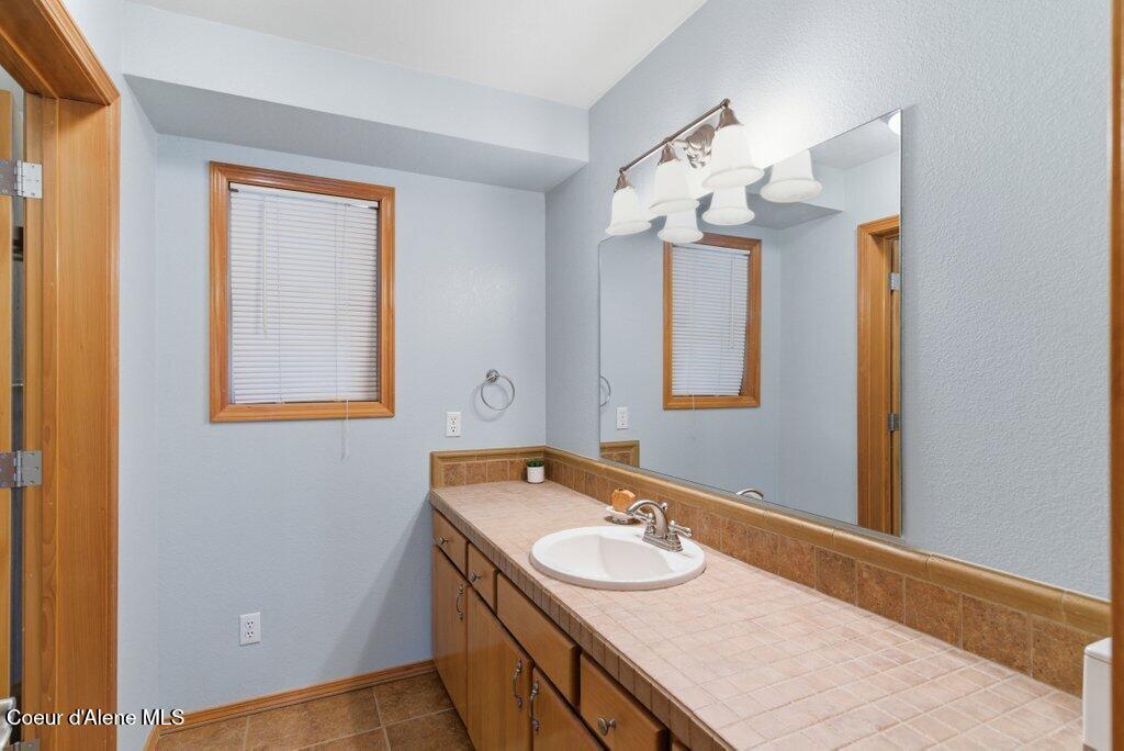 4263 East Burchell Drive Hayden, ID 83835 - Photo 25 of 50 Bathroom for Primary Suite #2