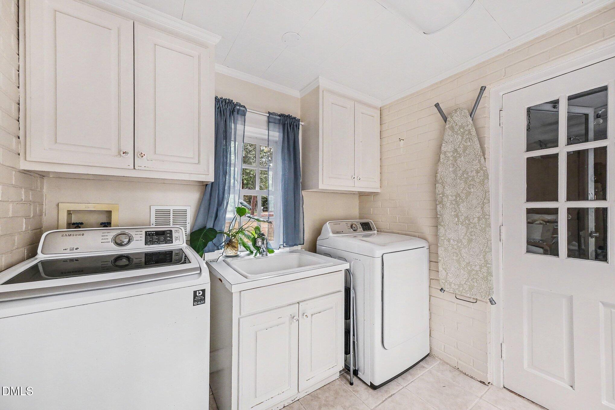 3725 Hope Valley Road Durham, NC 27707 - Photo 32 of 43 Laundry Room