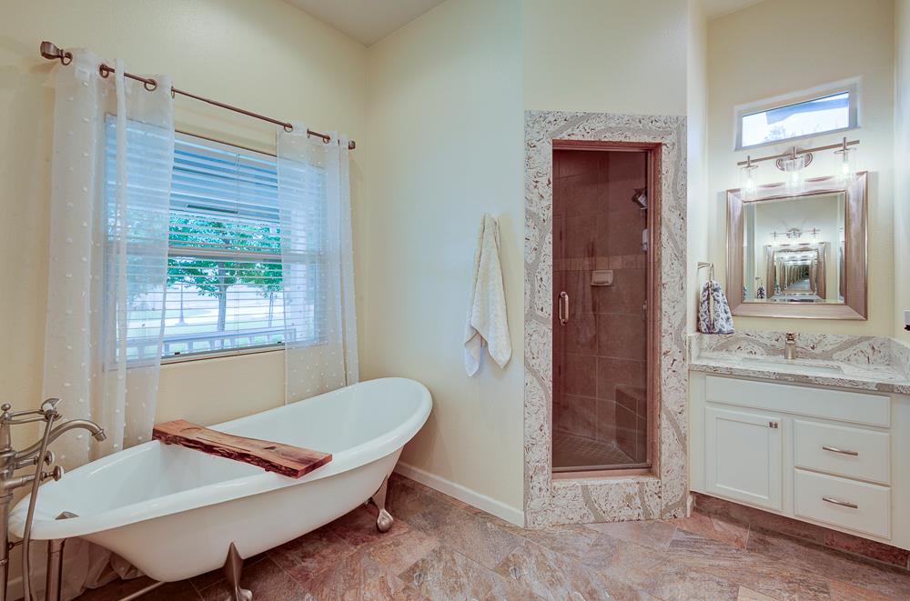 17465 Monreal Road Madera, CA 93636 - Photo 37 of 59 steam shower