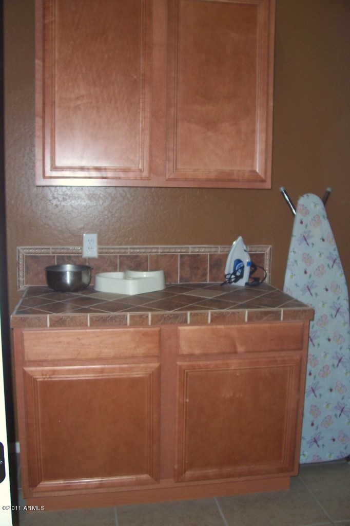 9425 East Hunters Ranch Road Prescott Valley, AZ 86315 - Photo 26 of 28 LAUNDRY