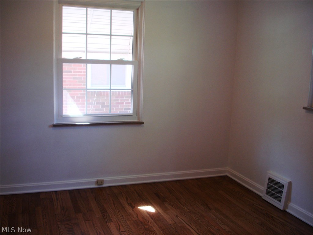 18027 Nottingham Road Cleveland, OH 44119 - Photo 21 of 34 3rd bedroom could be a nice office!
