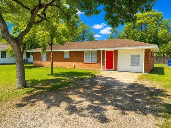 $1,649 | 2331 32nd Avenue North, Texas City, TX 77590