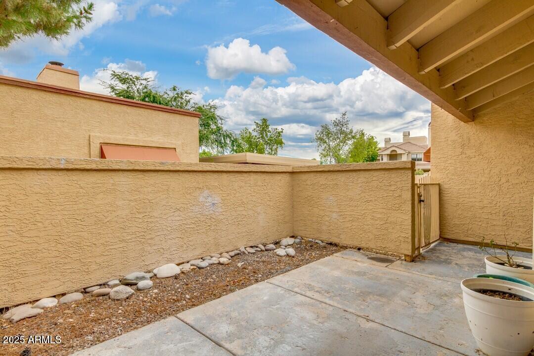6900 East Gold Dust Avenue, Unit 149 Paradise Valley, AZ 85253 - Photo 7 of 34 a view of a terrace