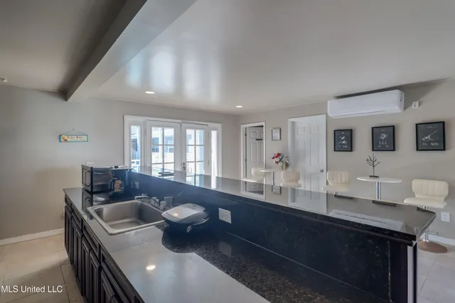 $1,650 | 1282 Beach Boulevard, Unit 206, Biloxi, MS 39530