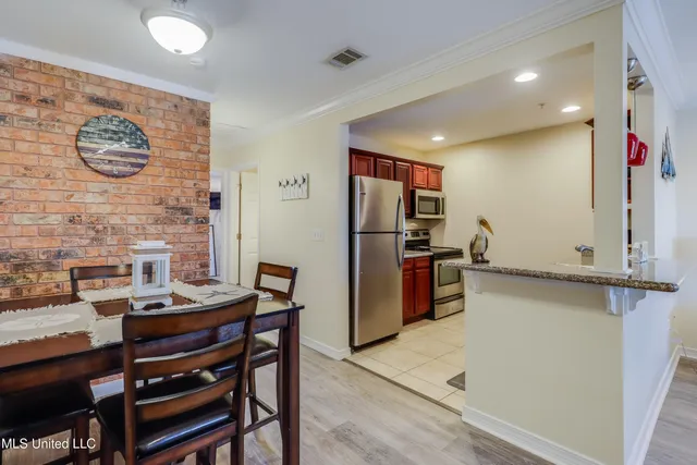 $1,650 | 1282 Beach Boulevard, Unit 206, Biloxi, MS 39530