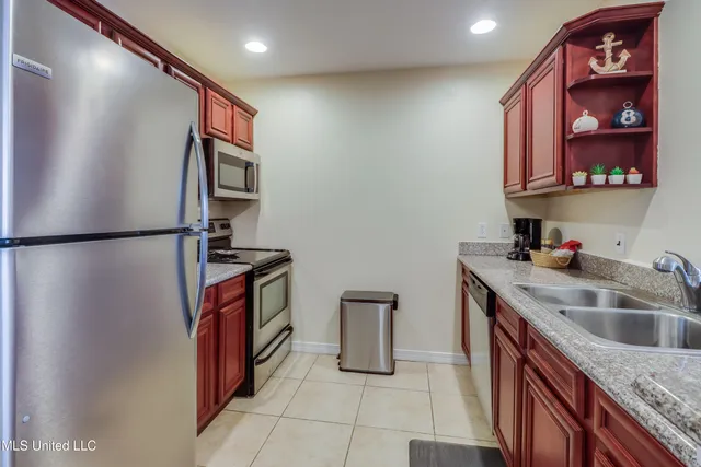 $1,650 | 1282 Beach Boulevard, Unit 206, Biloxi, MS 39530