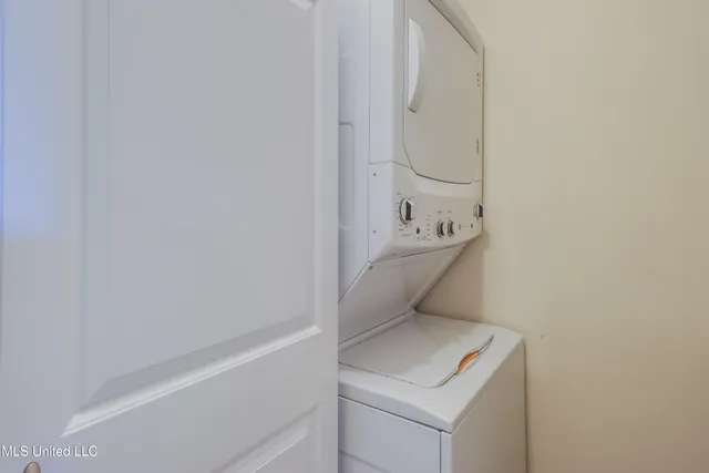 $1,650 | 1282 Beach Boulevard, Unit 206, Biloxi, MS 39530