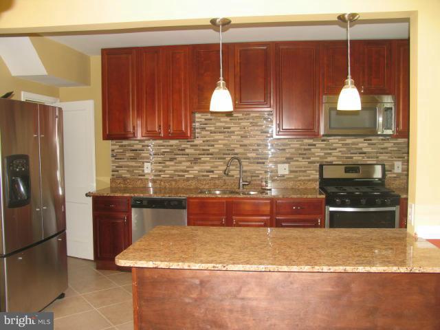 1401 Northgate Road Baltimore, MD 21218 - Photo 3 of 18 Kitchen