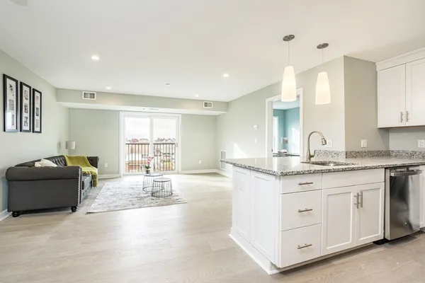 $2,650 | 450 American Legion Highway, Unit 302, Revere, MA 02151