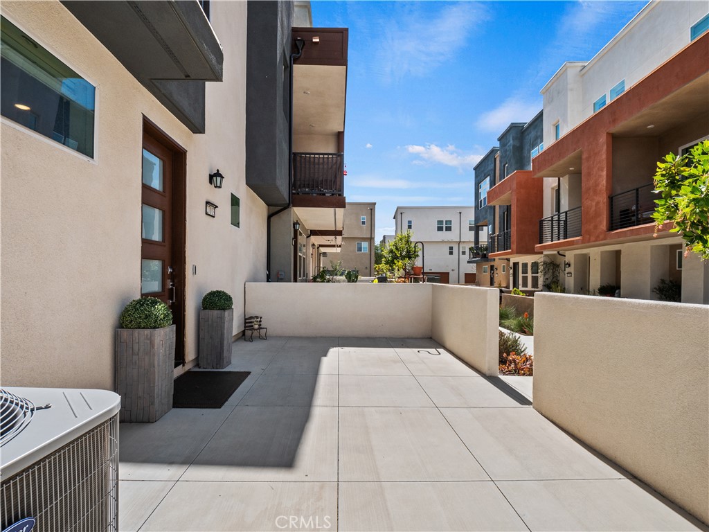 27013 Hummingbird Lane Valencia, CA 91381 - Photo 5 of 54