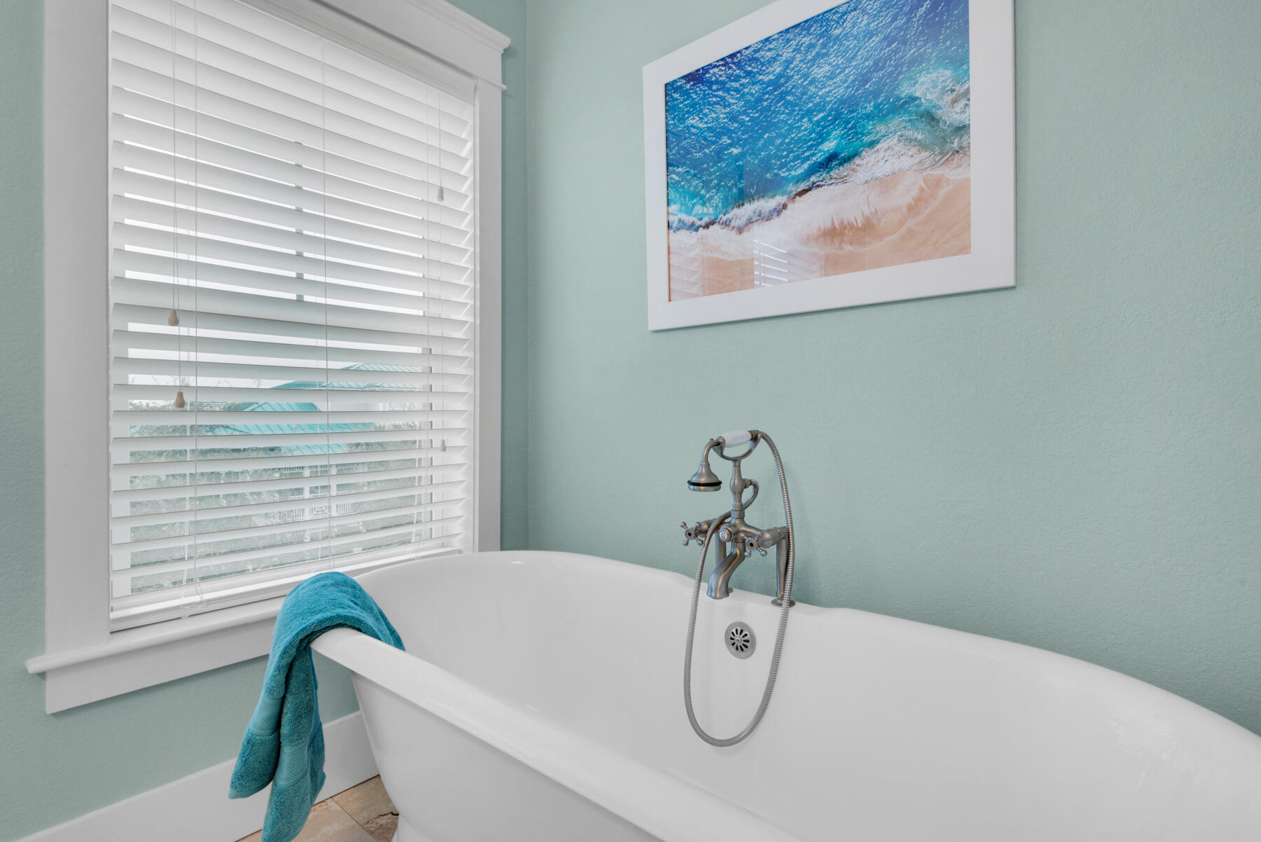 18 Merri Way Santa Rosa Beach, FL 32459 - Photo 33 of 49 a bathroom with a bathtub and a window