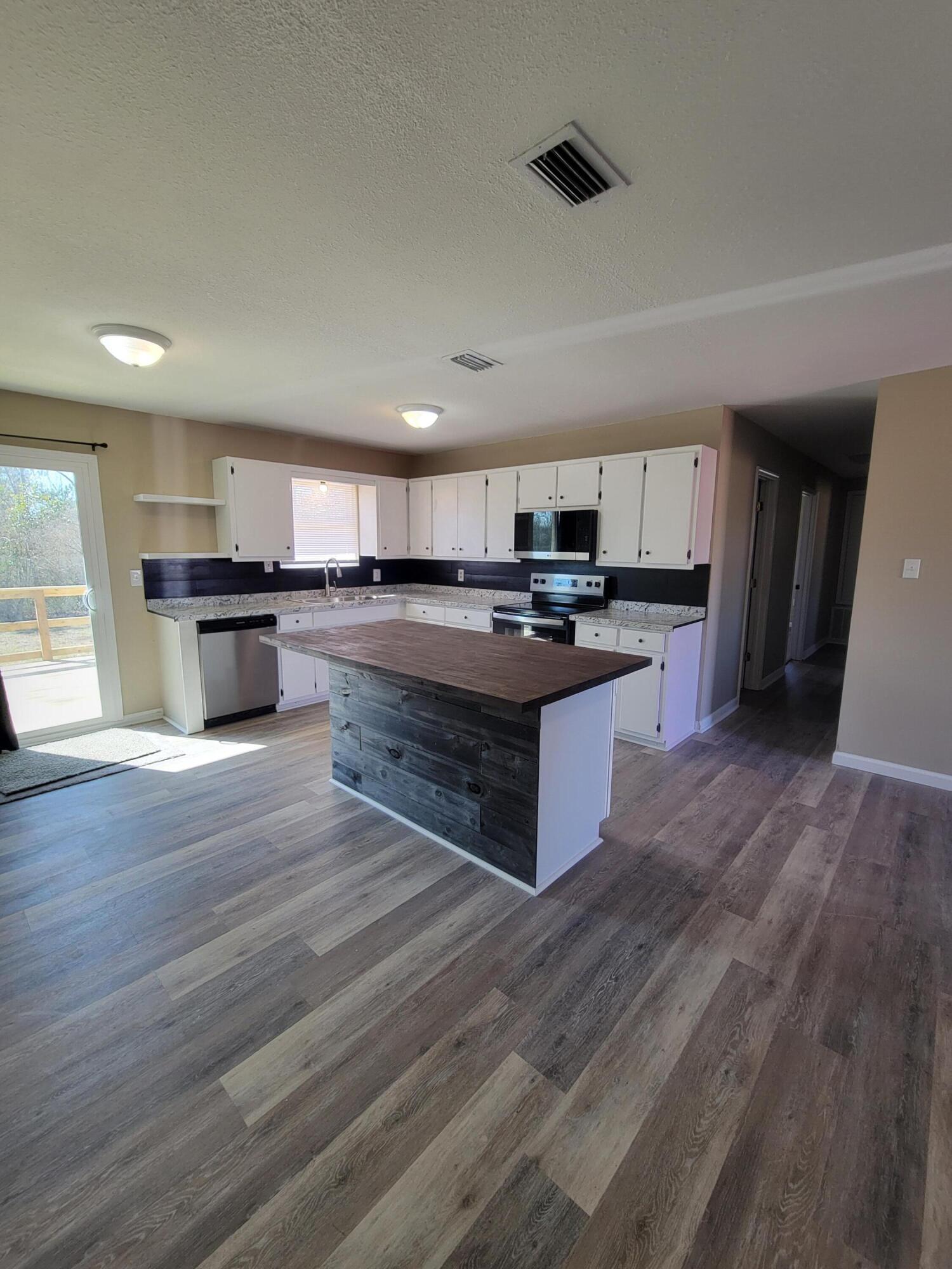 13325 Highway 331 DeFuniak Springs, FL 32433 - Photo 25 of 38 Kitchen