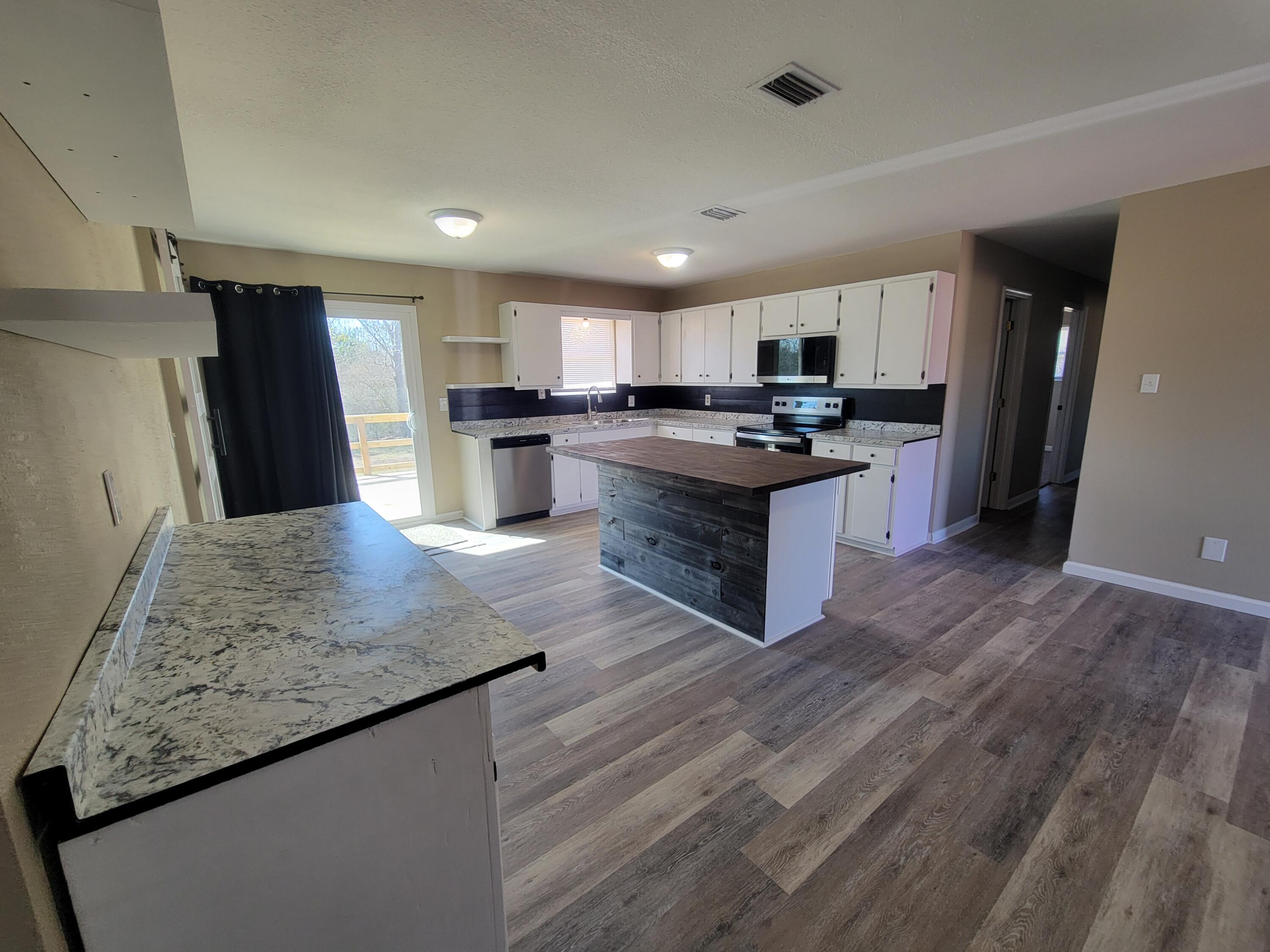 13325 Highway 331 DeFuniak Springs, FL 32433 - Photo 26 of 38 Lots of counter space