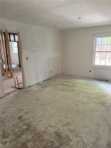 $140,000 | 931 Sandusky Avenue, Kansas City, KS 66101