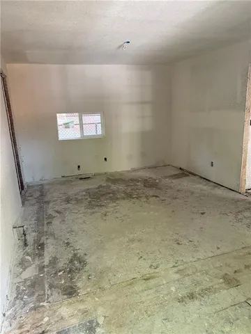 $140,000 | 931 Sandusky Avenue, Kansas City, KS 66101