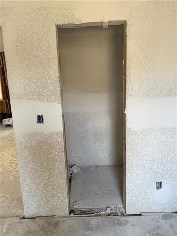 $140,000 | 931 Sandusky Avenue, Kansas City, KS 66101