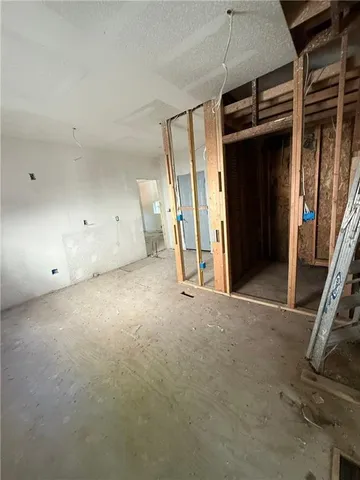 $140,000 | 931 Sandusky Avenue, Kansas City, KS 66101