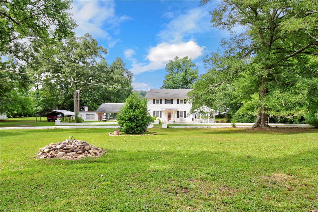802 Lakeside Drive Anderson, SC 29621 - Photo 1 of 16 Gallery Image 1