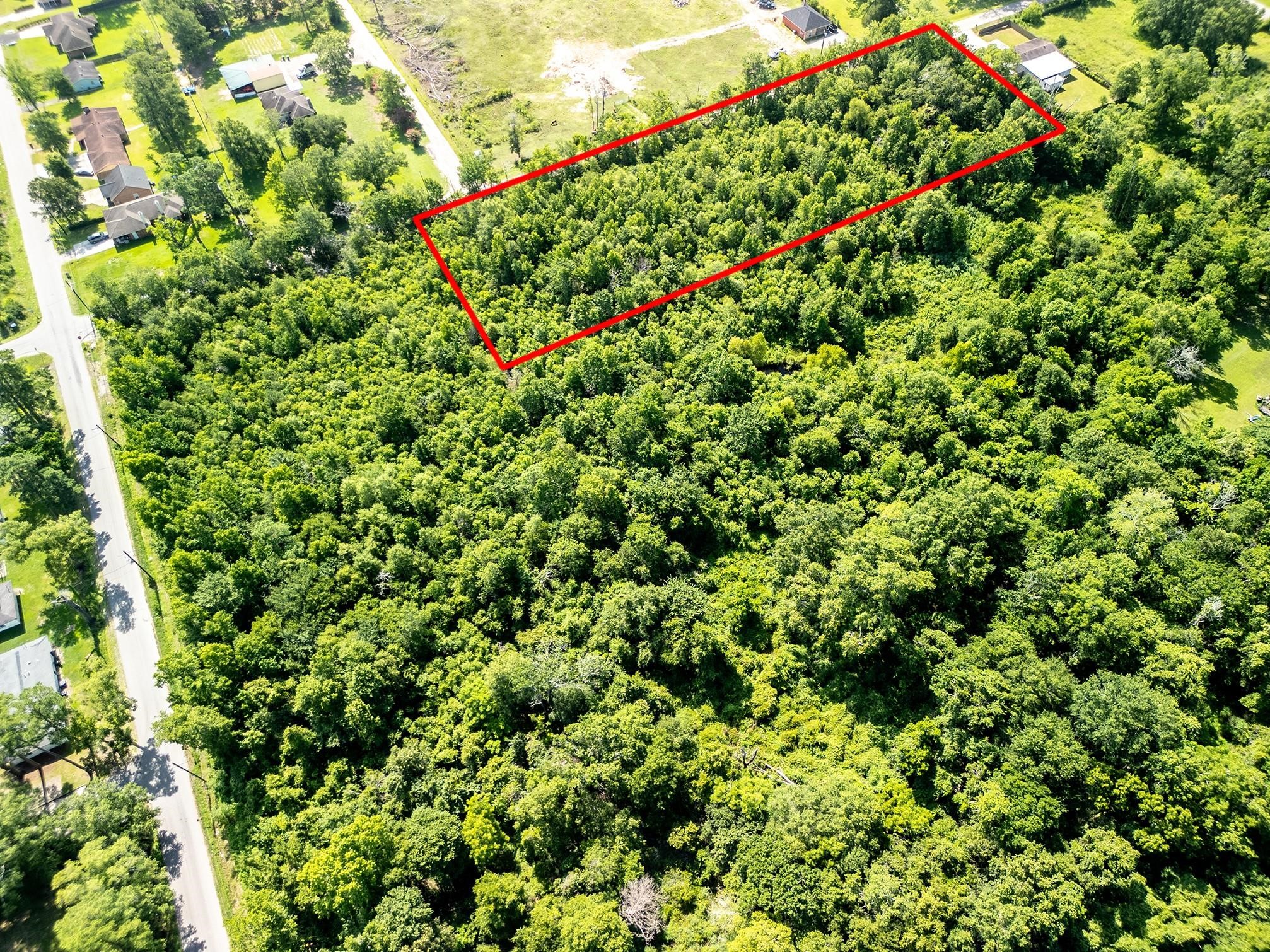 20 B Barrett Road Beaumont, TX 77708 - Photo 6 of 9 a view of a garden