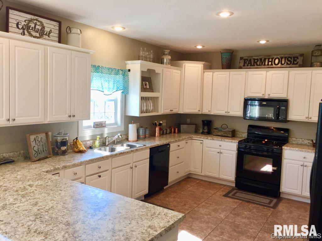 37 Vista Ridge Petersburg, IL 62675 - Photo 3 of 36 Gallery Image 3